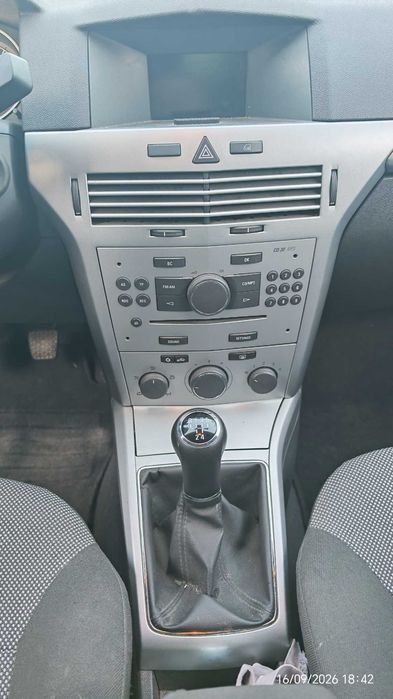 OPEL Astra 2009 — imagine 4