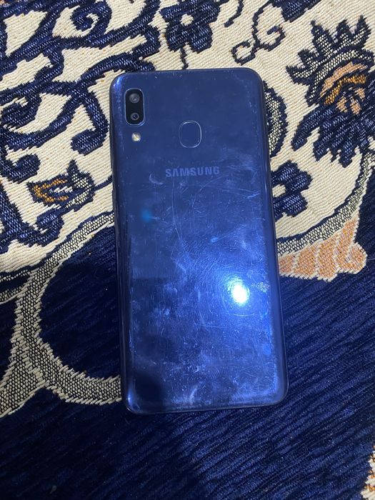 Самсунг а20 32гб