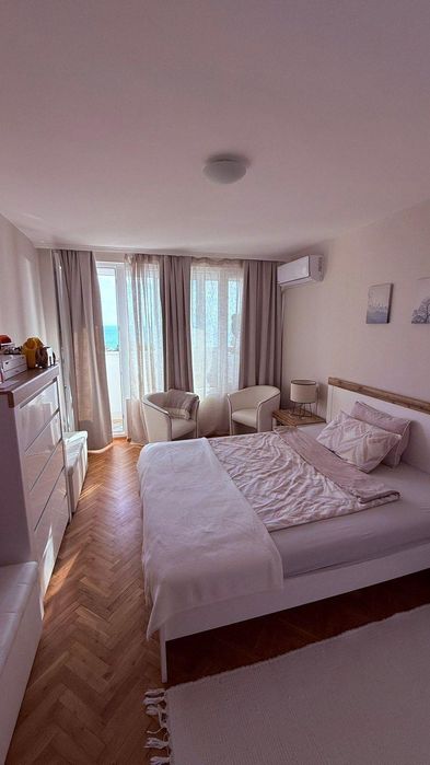 Дава се под наем Двустаен апартамент в Бургас, Лазур - 65 кв.м за 528.36 € - Снимка #2