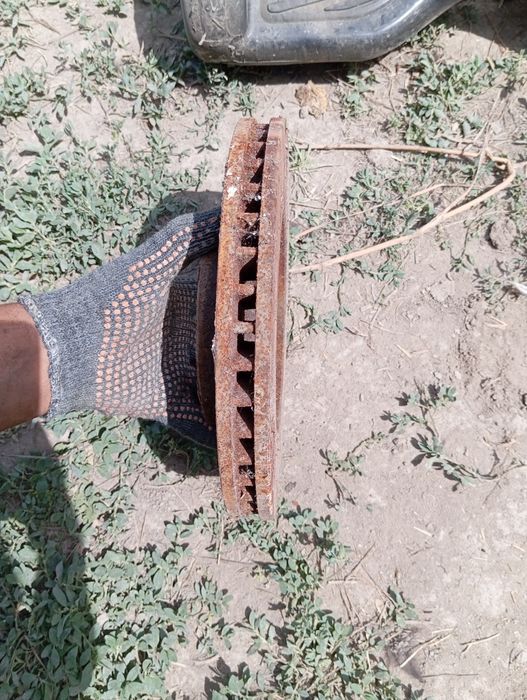 Продам тормозной диск камри