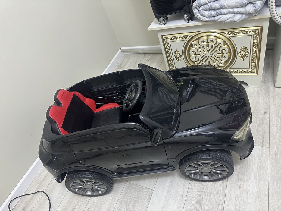 Детский машина мерседес