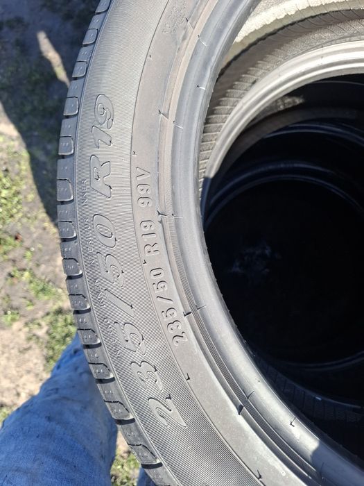 Vand set 4 anvelope 235 50 19 pireli de vara bune