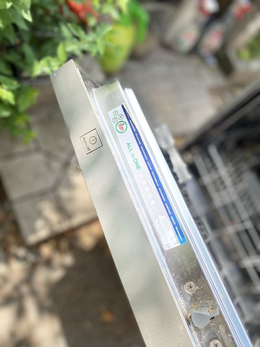 Продавам съдомиялна машина АЕГ