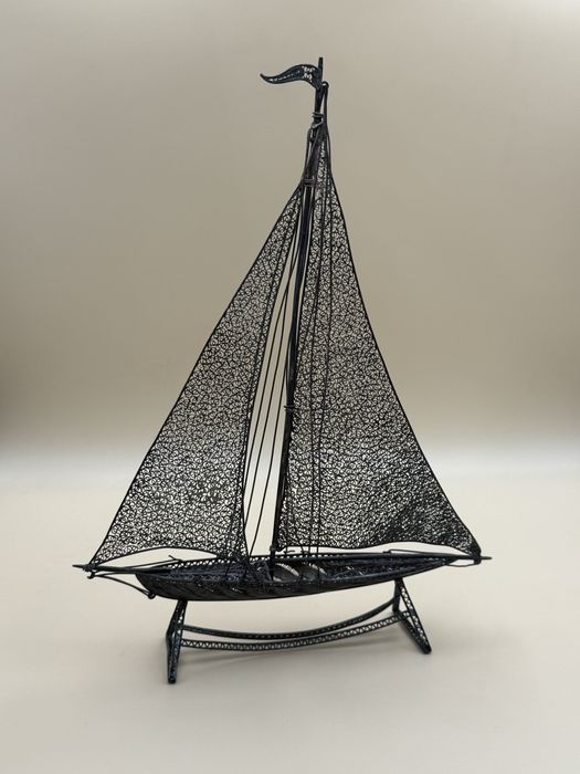 Barca din argint masiv filigranat