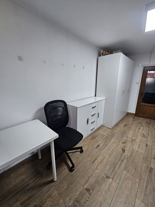 Garsoniera, de 30 de m patrati+boxa+spatiu inchis in pod..