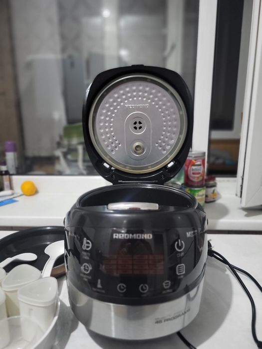 Мультиварка REDMOND RMK-M911