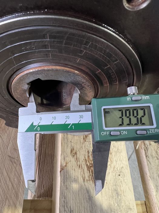 Мотор-редуктор 2.2 кВ 18 об BONFIGLIOLI