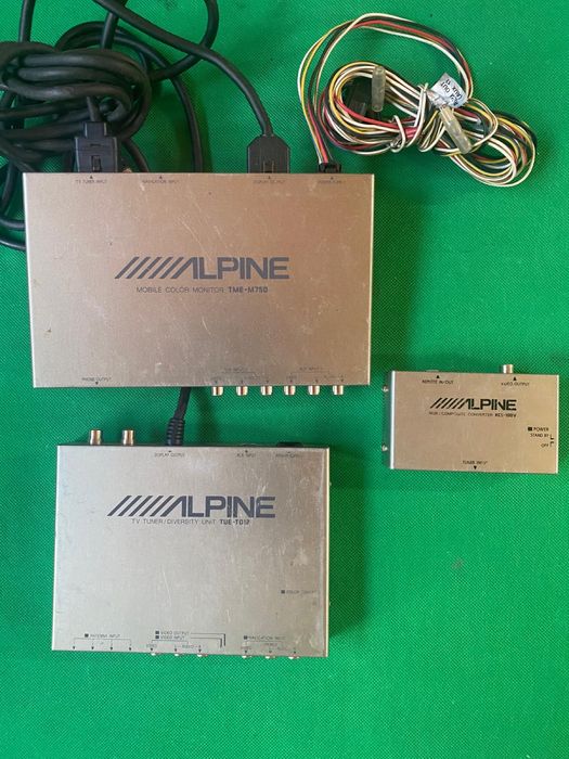 Alpine -accesorii multimedia auto Old school
