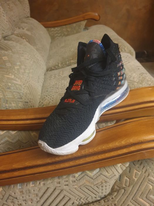 Lebron 17 James gang ediție speciala