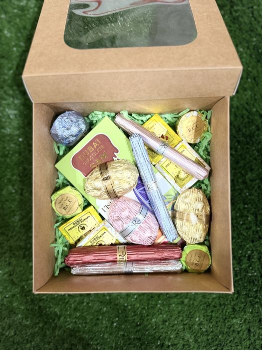 Dubai & Belgium chocolate original sotiladi. Sovg’a uchun eng zori.