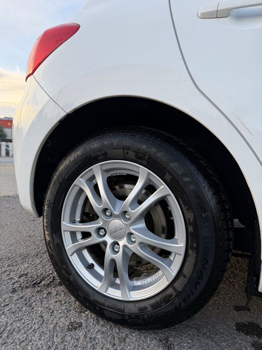 Toyota Auris 2010 1.4 DIESEL D-4D