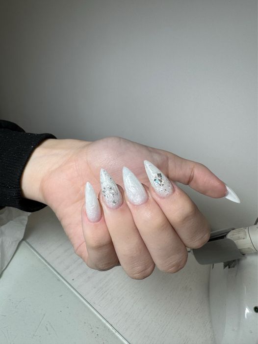 Маникюр, педикюр