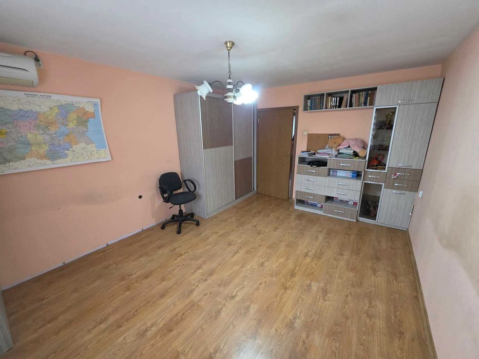 Четиристаен апартамент, 105кв.м, Център - снимка 8
