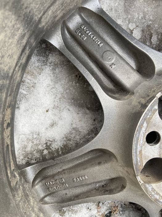 Три диска оригинальные р18 мерседес