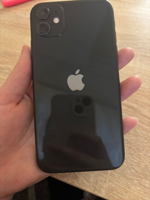 Продам айфон 11 на 64гб