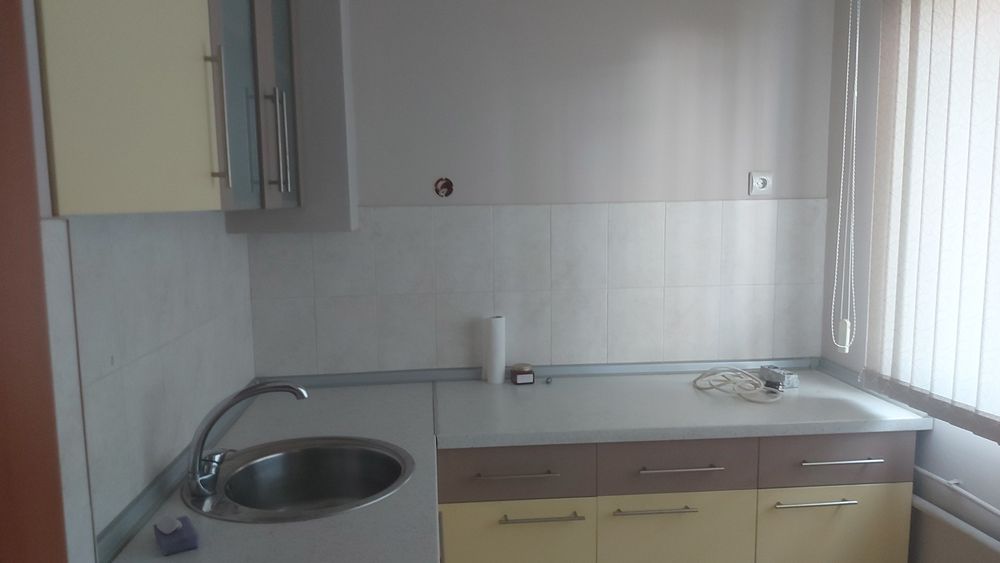 Дава се под наем Двустаен апартамент в Русе, Център - 82 кв.м за 612 € - Снимка #4