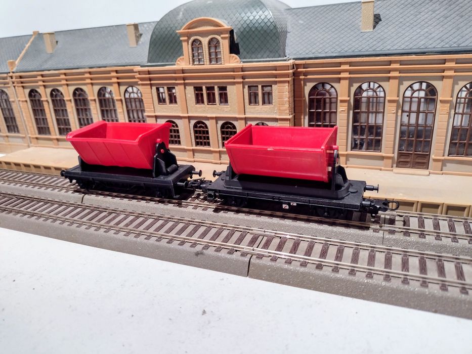 Set vagoane transport minereu trenuleț Lima Roco  HO