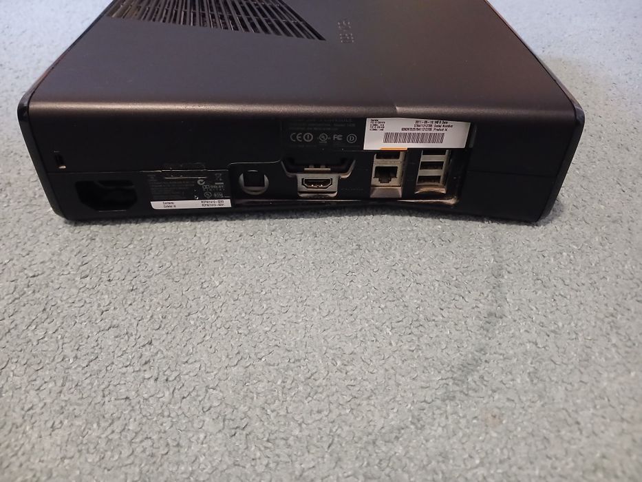 Vand xbox 360 . Negociabil