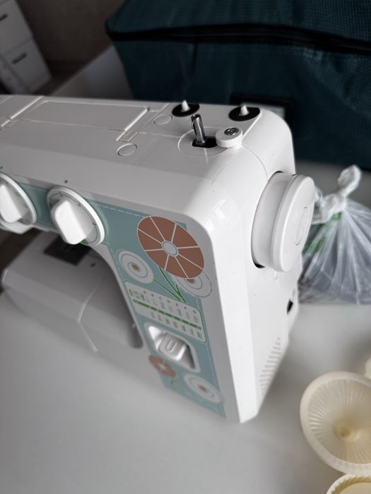 Продам швейную машину