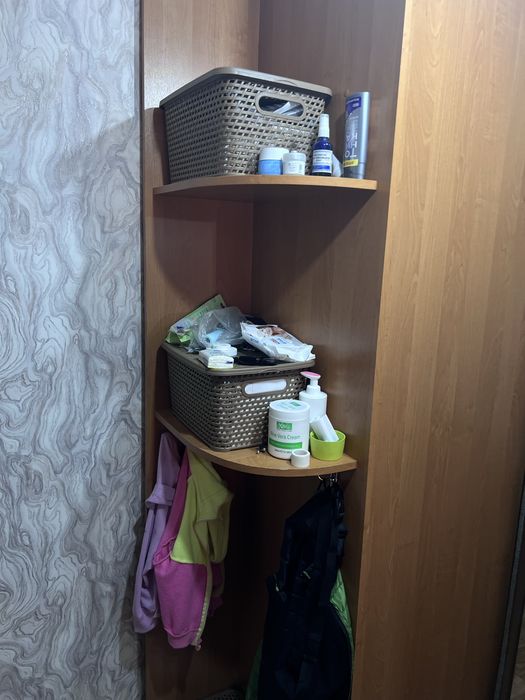 Продам прихожку шкаф купе
