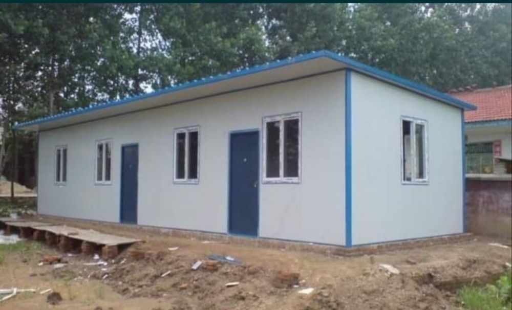 Containere modulare pe structură metalică