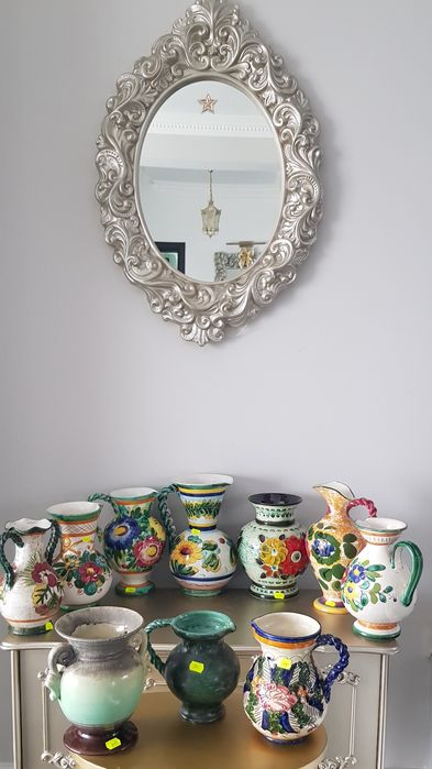 Carafe vechi din ceramică
