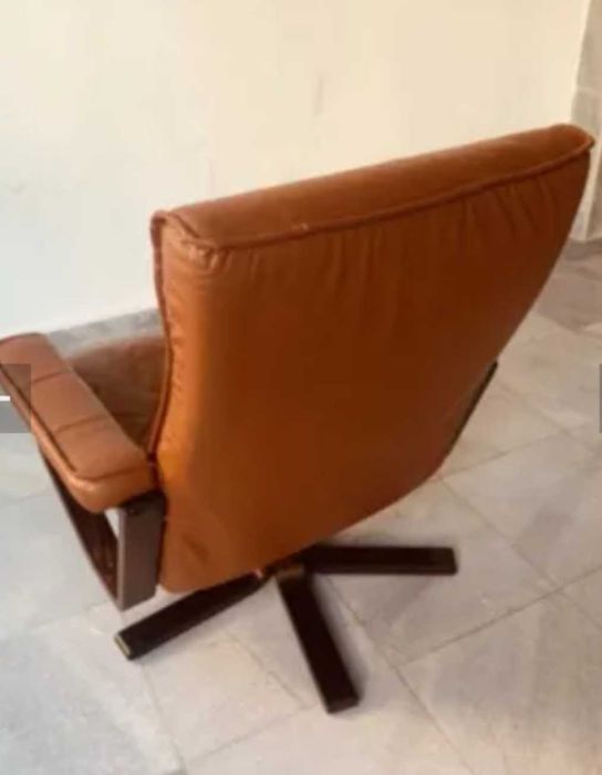 Ретро кресло естествена кожа /масивно дърво