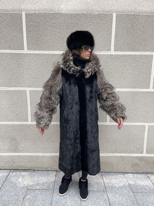 Haina din blana naturala de vizon negru cu maneci si gluga de vulpe