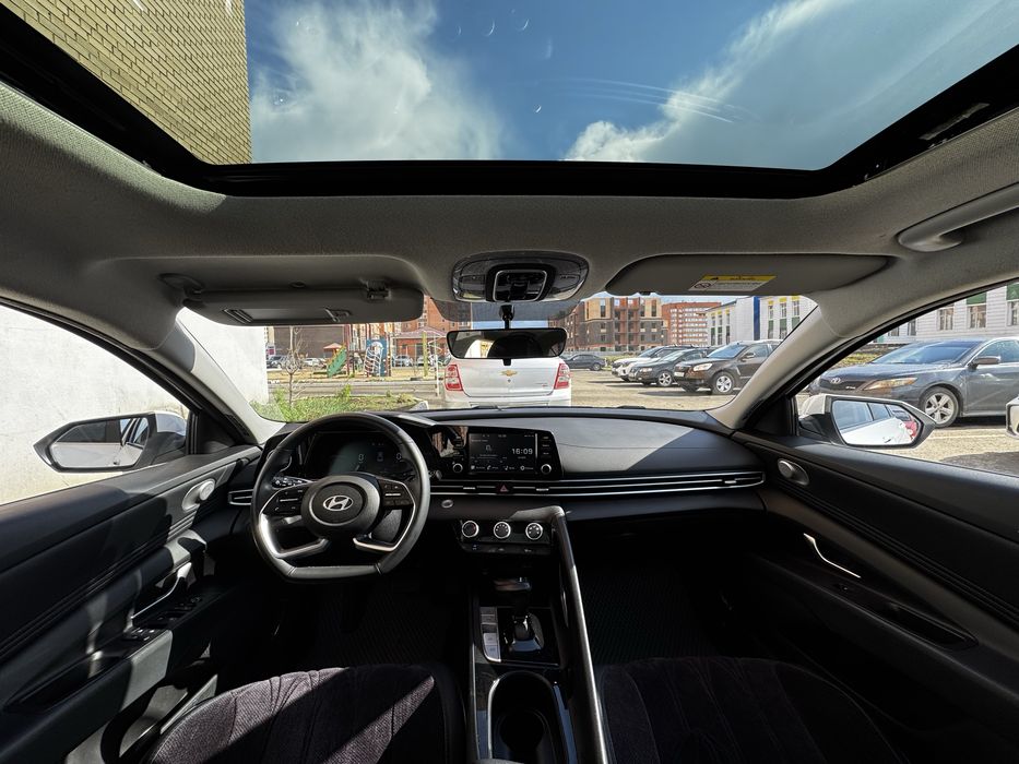 Hyndai Elantra 2024 года