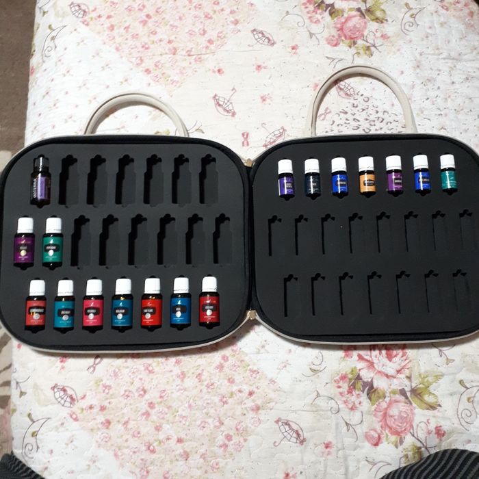 Geanta depozitare uleiuri esentiale young living si suport uleiuri