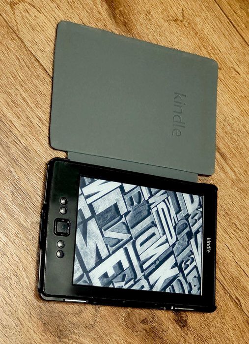 Электронная книга Amazon Kindle 4