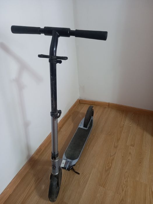 Vând trotineta  Oxelo gri
