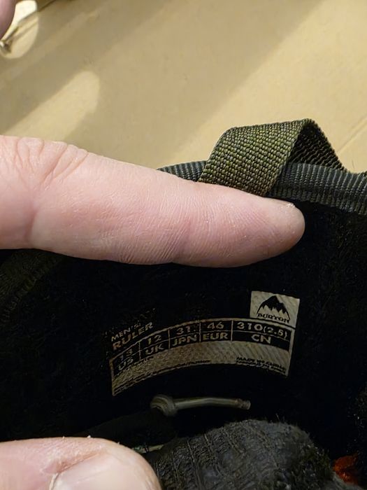 Bootsi snowboard Burton Ruler 46