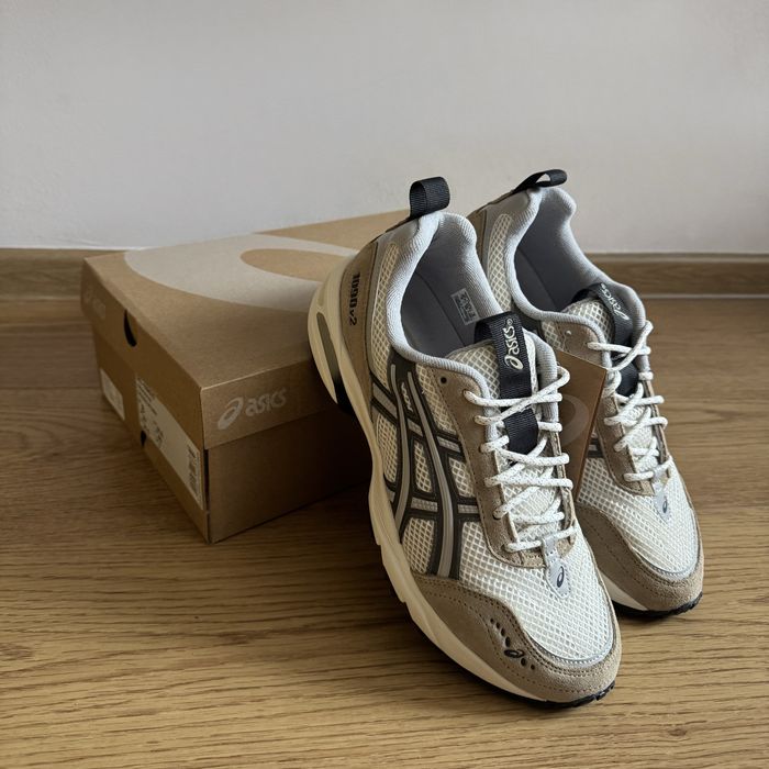 Нови ASICS GEL-1090v2 Cream/Clay Grey EUR 41.5 - Унисекс - оригинални
