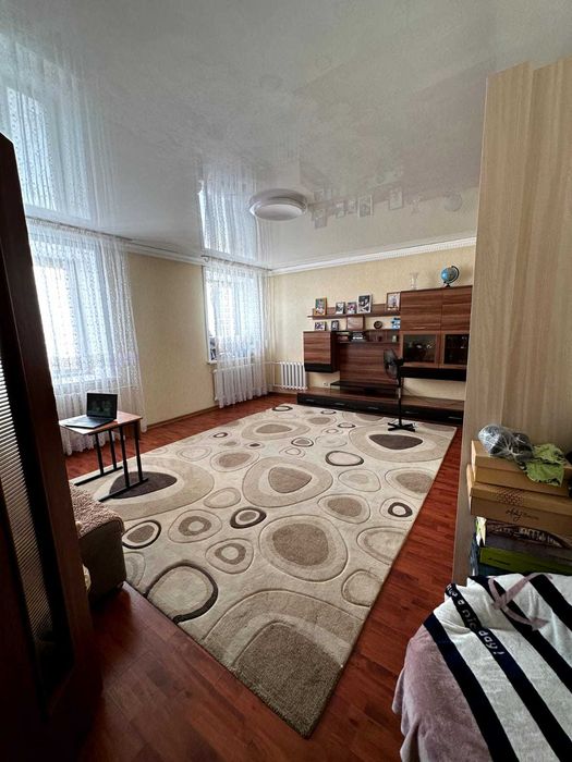 Продается 2-комн.квартира .Район Сити Мола ,65кв.м