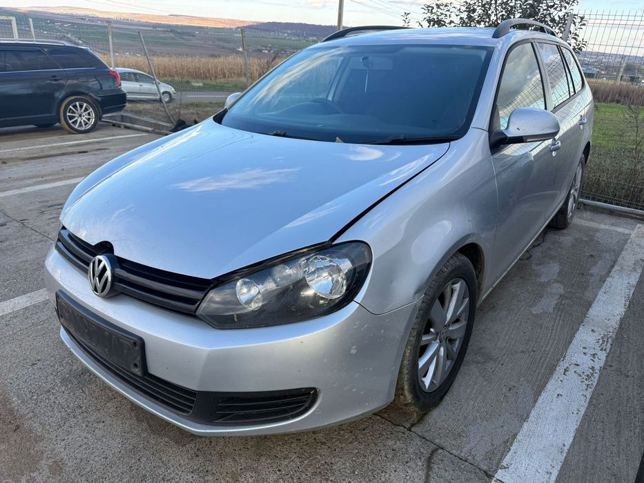Dezmembrez / Dezmembrari / Piese / Accesorii Vw golf 6 break gri 1.6 tdi cay 2012