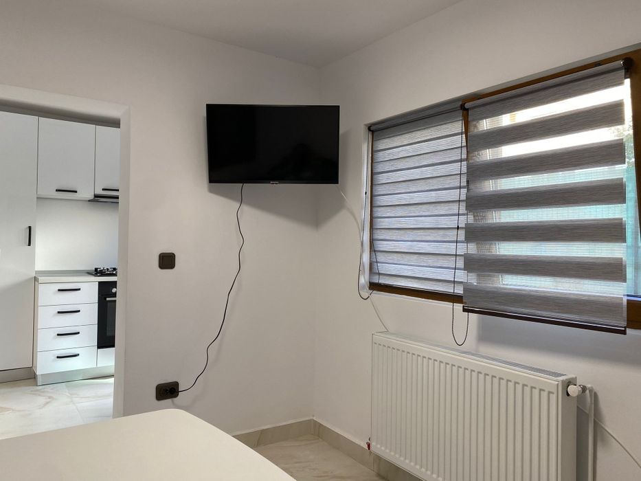 Ofer spre inchiriere ap 3camere regim hotelier...