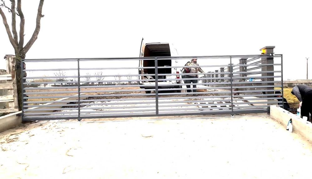 Confectii porti la comanda automatizate cu montaj inclus Negresti