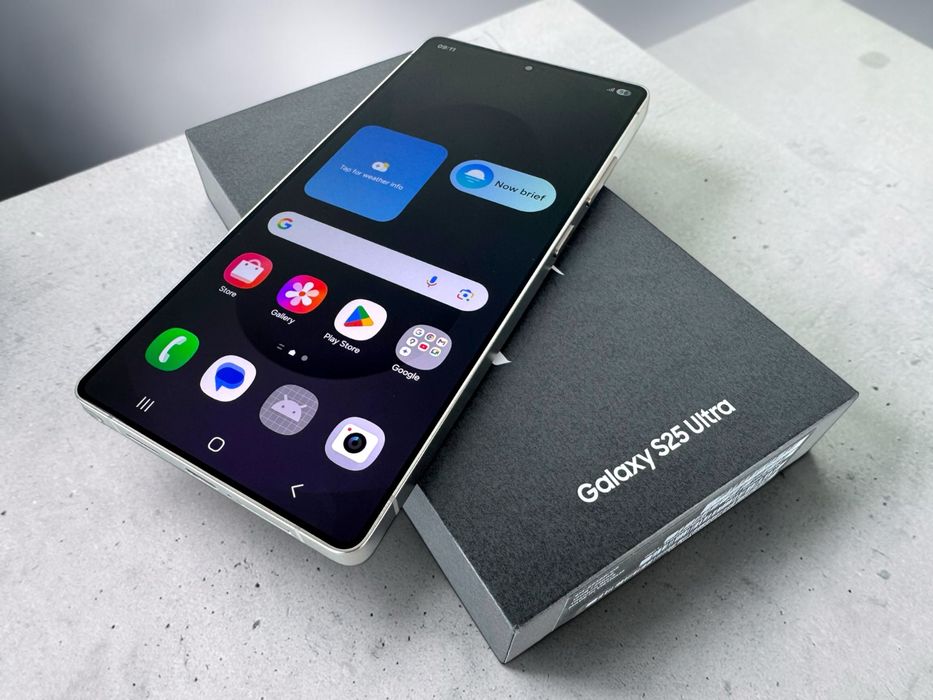 Samsung Galaxy S25 Ultra 256GB 12RAM Black 100% Батерия! 2г. Гаранция!