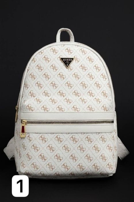 Gentuțe și rucsacuri