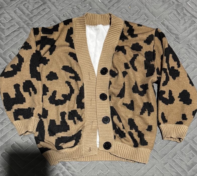 Отдам даром  вещи на девочку !!!