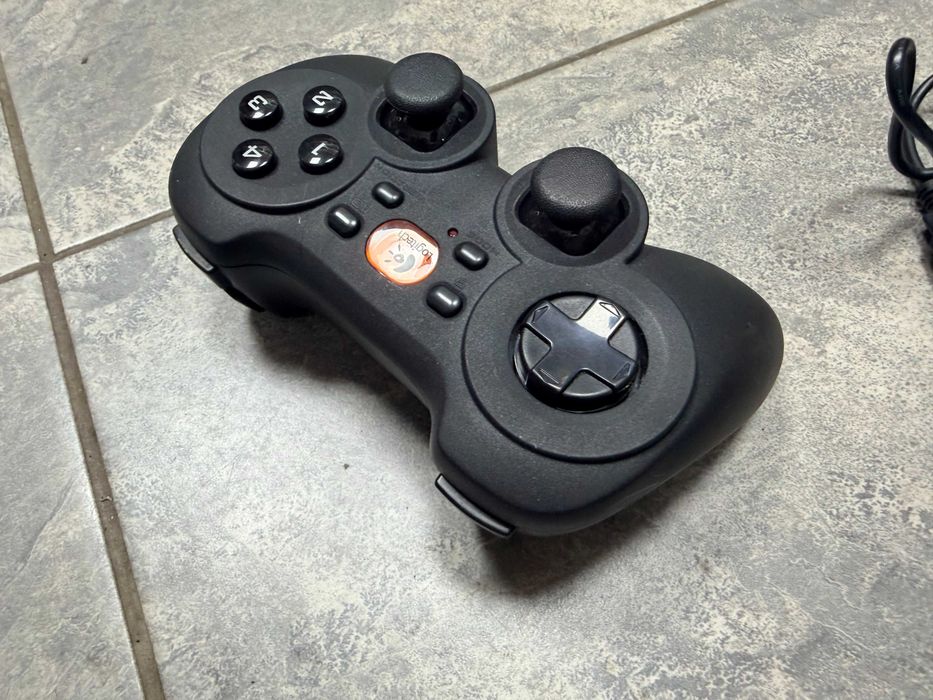 Джойстик Logitech Cordless Rumblepad 2 PC Controller