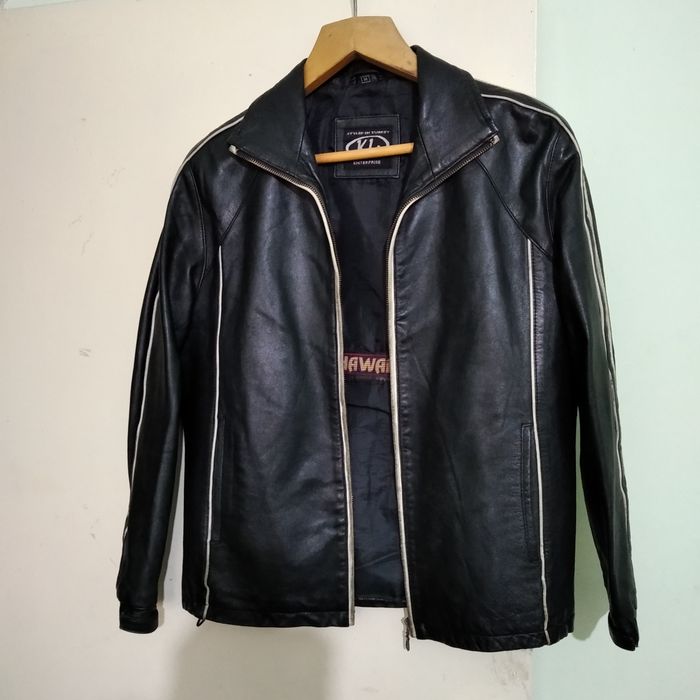 Продам кожаные куртки.