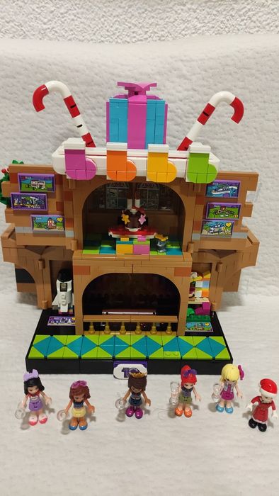 LEGO® Friends 4002022 - Коледно за служители /1209 елемента/