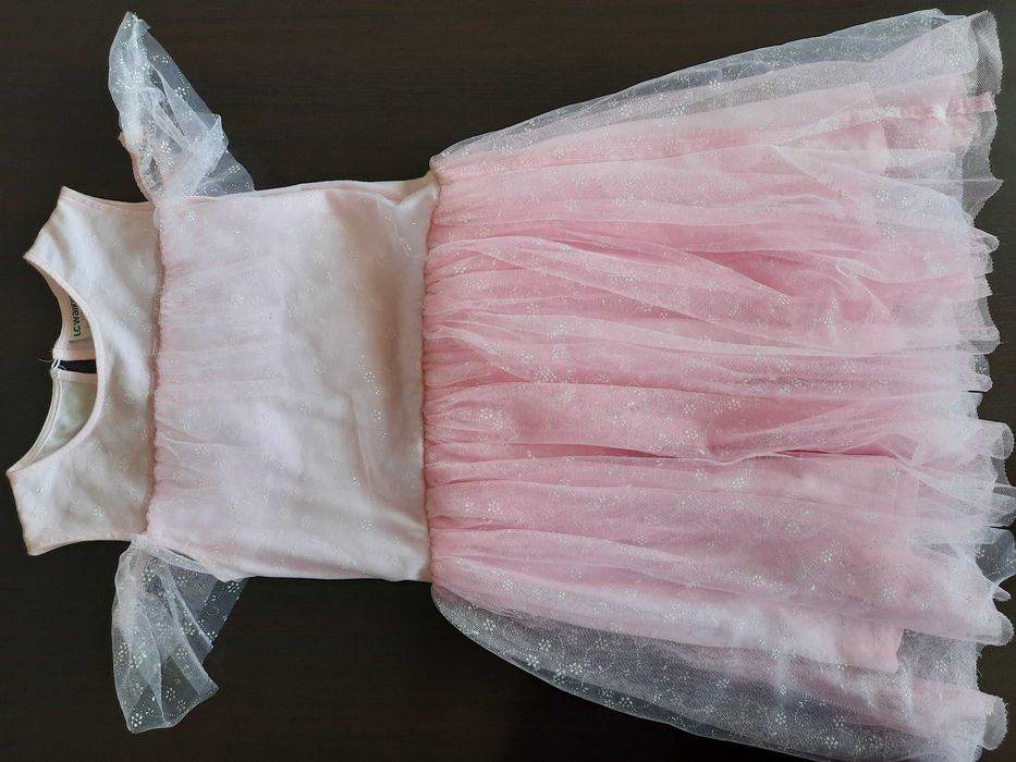 красиви рокли за момиче LC WAIKIKI и H&M, 6/7г, 2 броя - 10лв