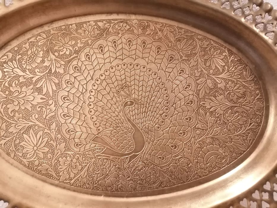 Tavă gravată manual