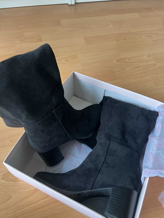 Cizme dama 38 negre, inlocuitori piele un pic peste genunchi