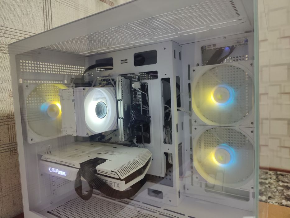 белая игровая сборка для 2k гейминга