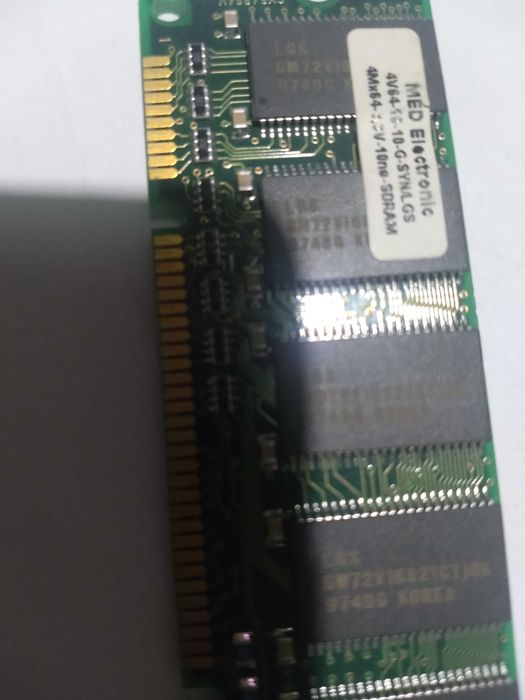 Рам памет, рядък модел със злато от старите