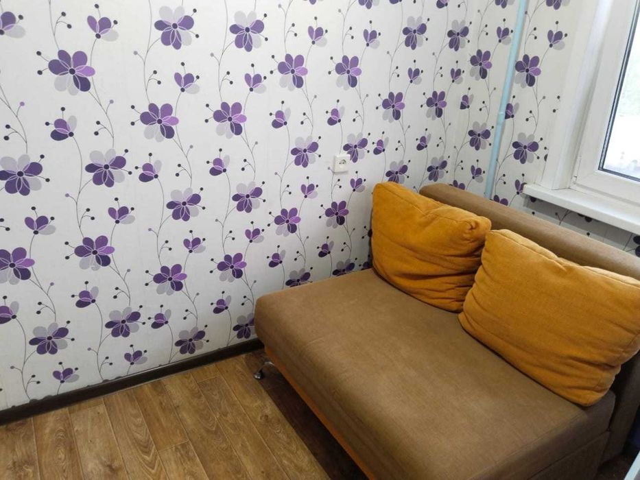 продам 1 комн квартиру в центре